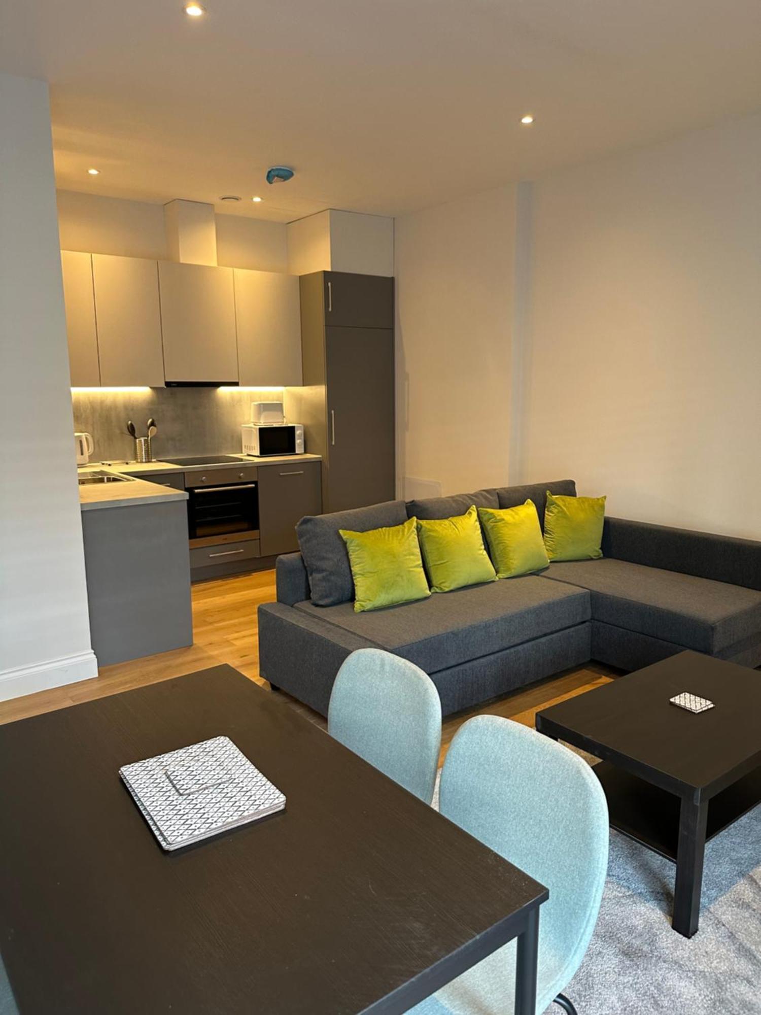 Winchester Street Apartments By Urban Abode Basingstoke Bagian luar foto