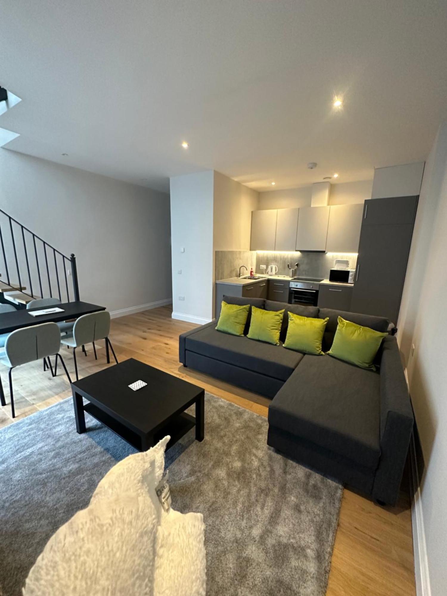 Winchester Street Apartments By Urban Abode Basingstoke Bagian luar foto